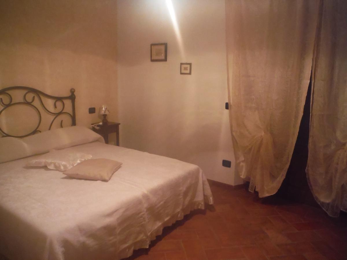 Agriturismo Santa Adriana Volterra Szoba fotó
